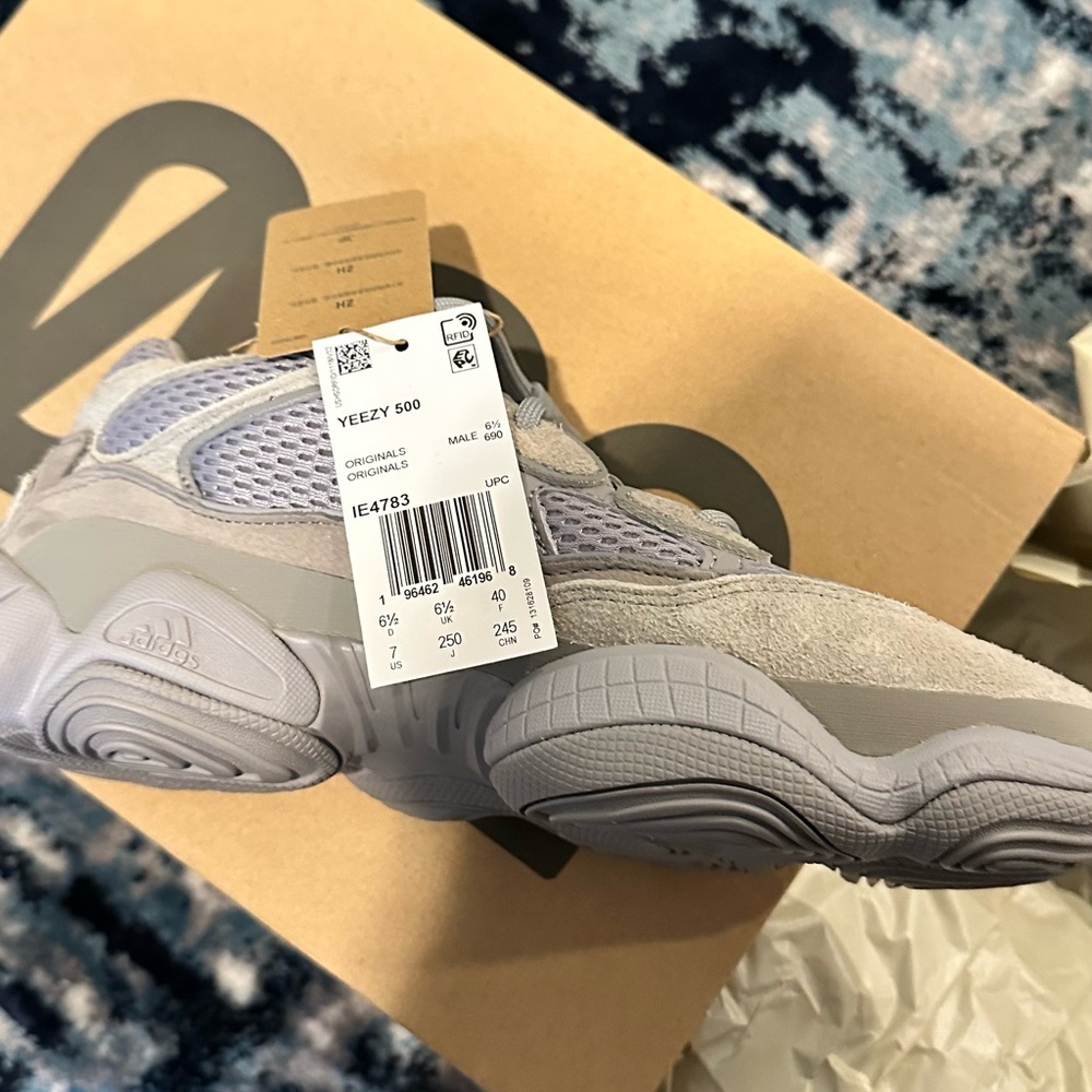 Yeezy 500 in Light Gray